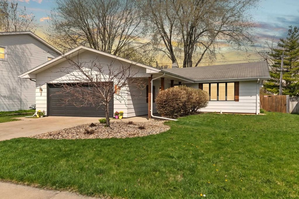 546 E Coolidge Avenue, APPLETON