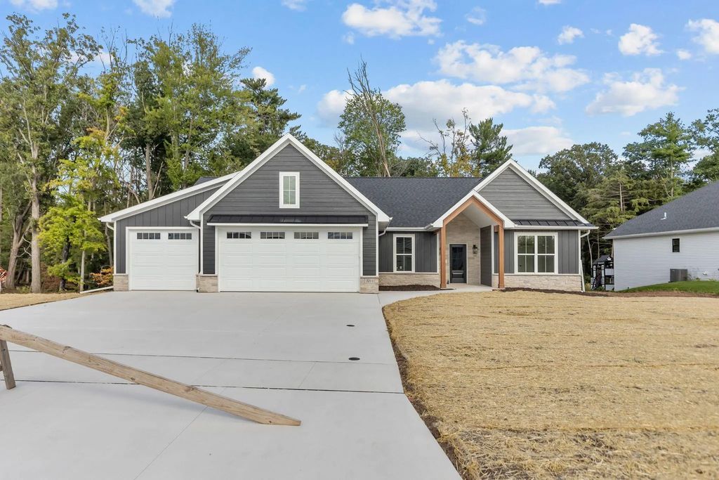 3211 Eclipse Drive, GREEN BAY