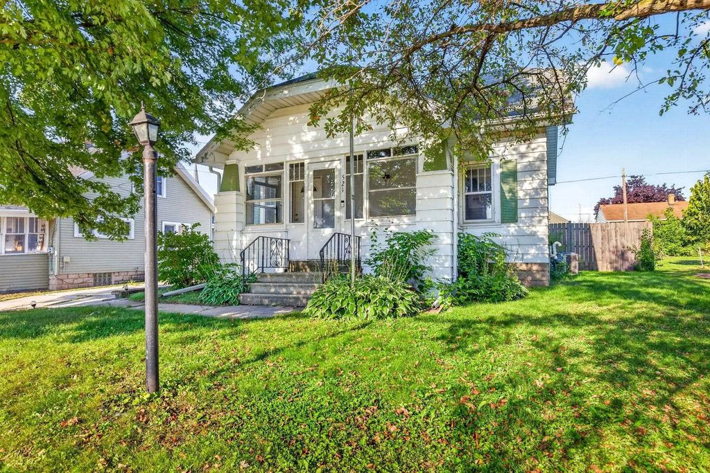 521 Wilson Street, LITTLE CHUTE