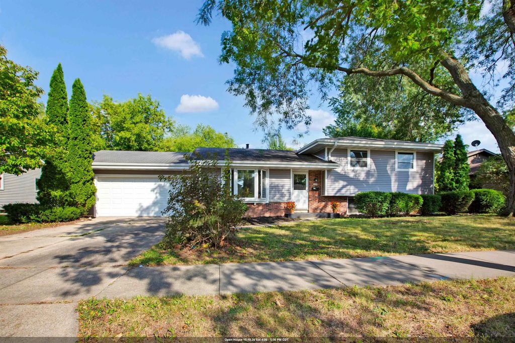 1030 Devonshire Drive, OSHKOSH