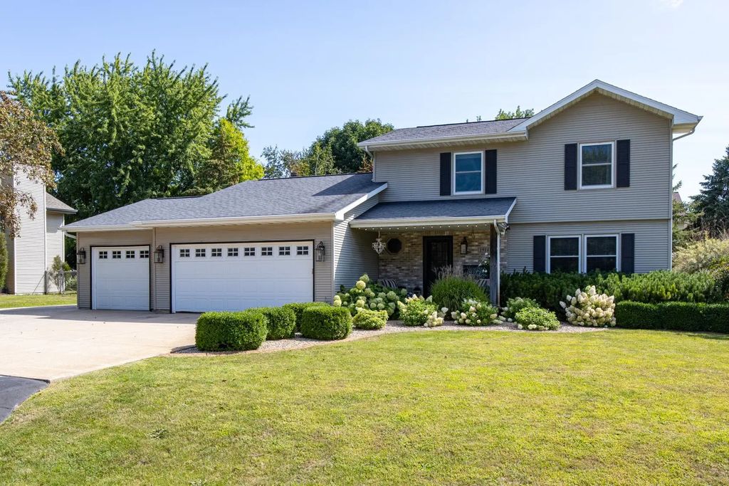 1914 Amy Jo Drive, OSHKOSH