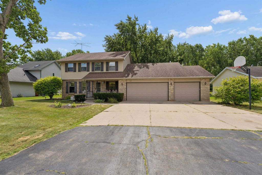 1029 Highland Park Road, NEENAH