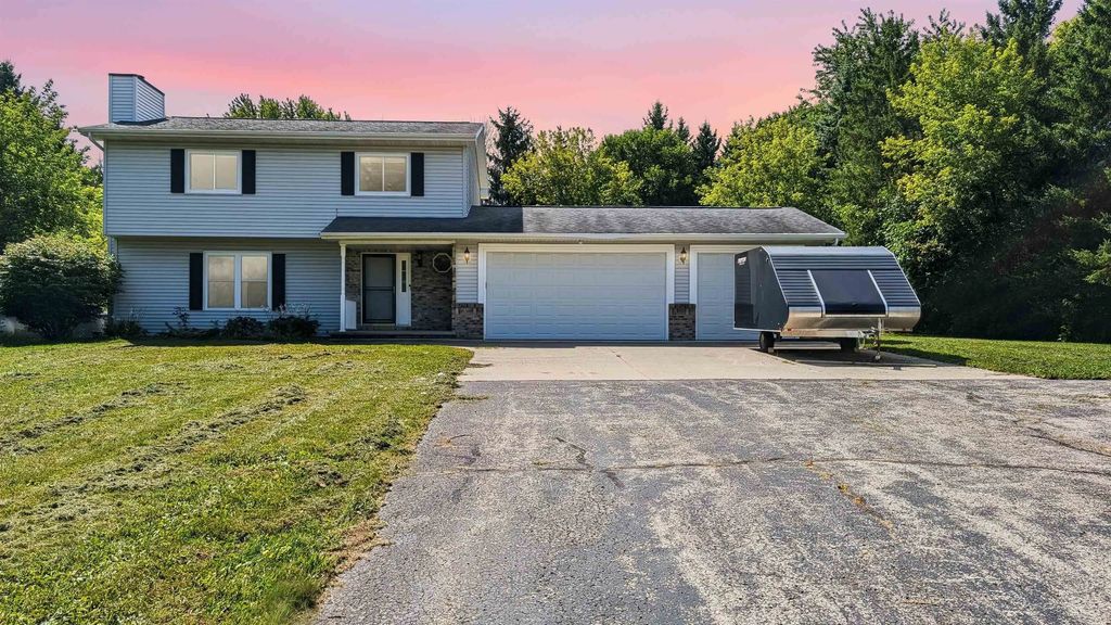 W9355 Country Cove Lane, HORTONVILLE