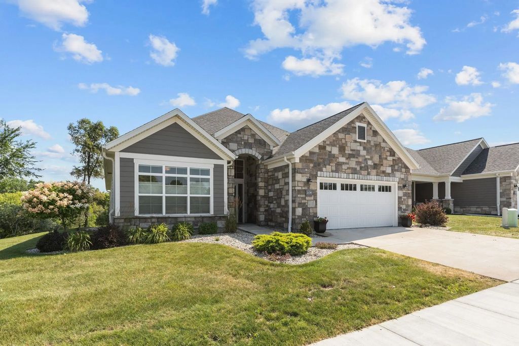 2179 E Baldeagle Drive, APPLETON
