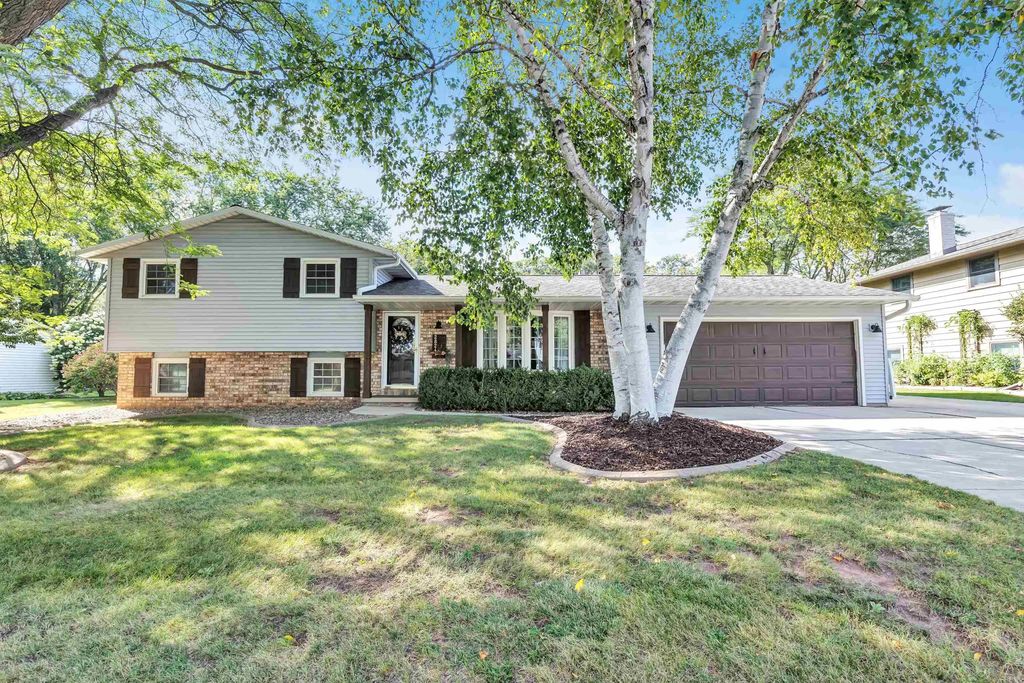 2824 Otto Court, GREEN BAY