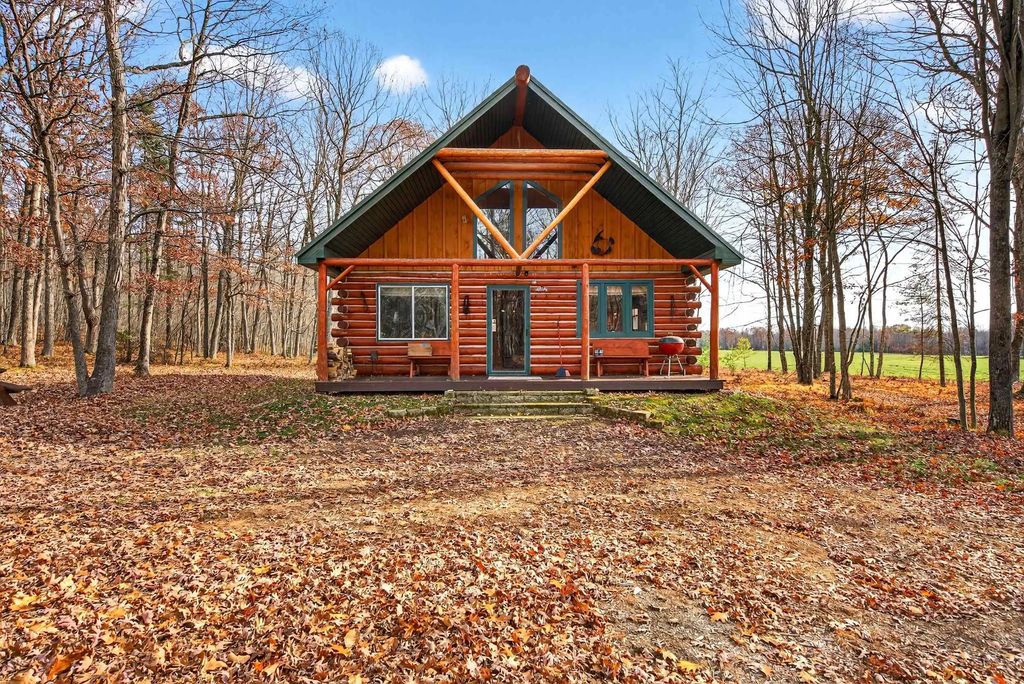 W9499 W 28th Road, CRIVITZ