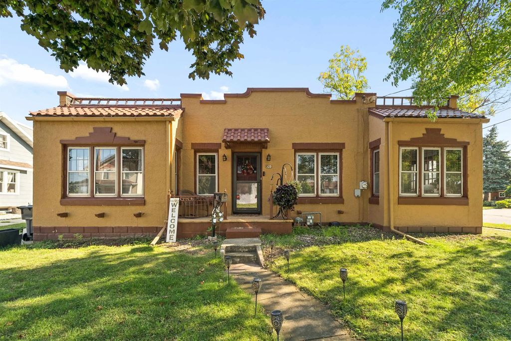 303 W Forest Avenue, NEENAH
