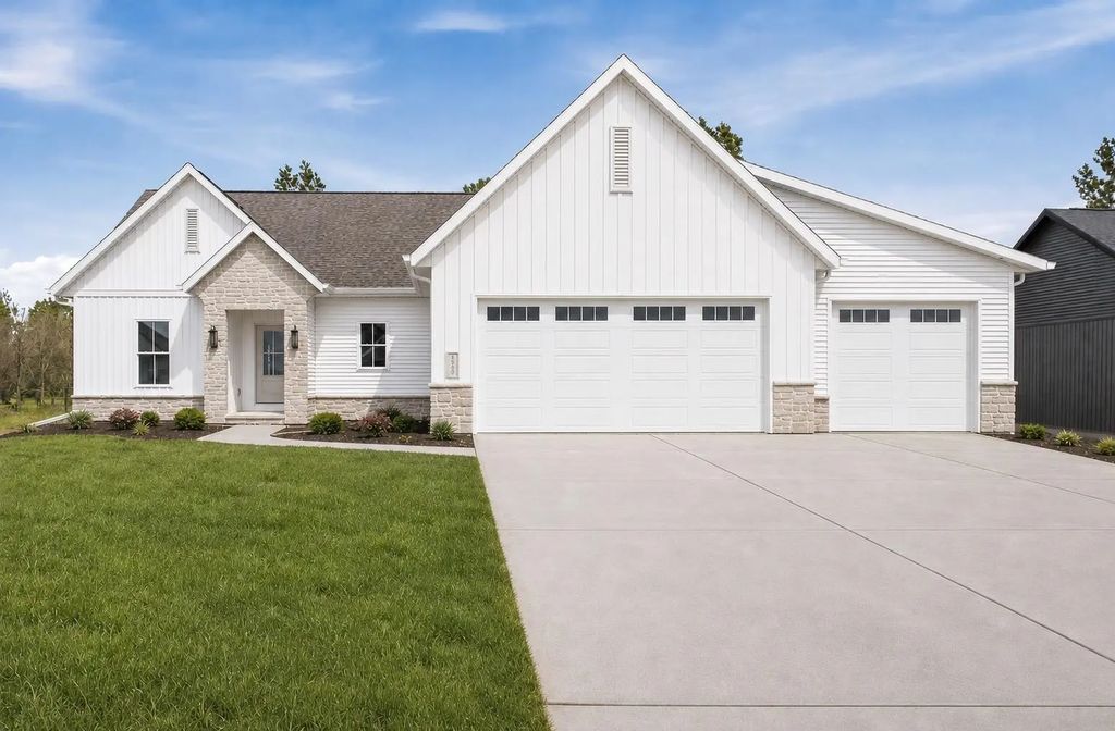 N8844 Galway Lane, MENASHA