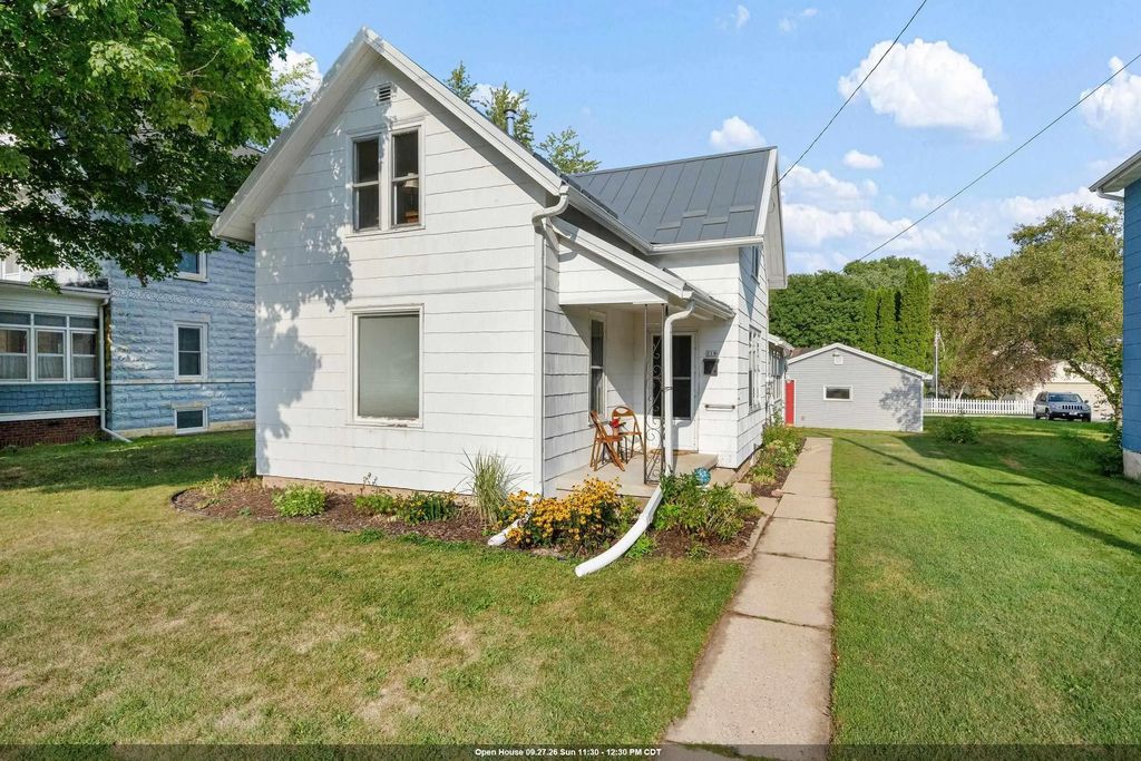218 Cleveland Street, BRILLION