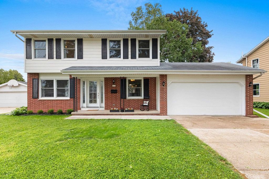 1116 Reichow Street, OSHKOSH