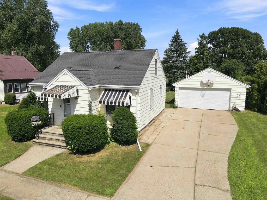 1118 Harrison Street, KAUKAUNA
