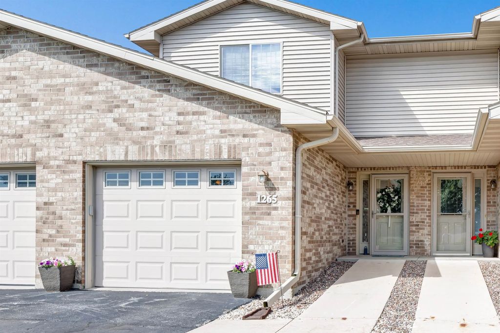 1265 Pond View Circle, DE PERE