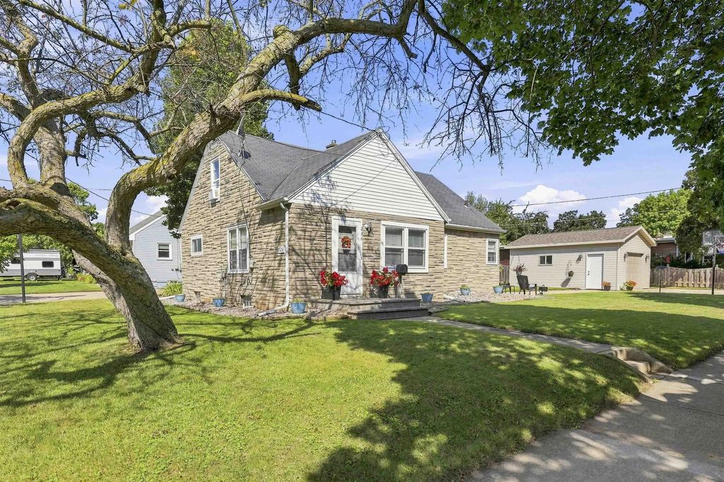 228 Kamps Street, COMBINED LOCKS