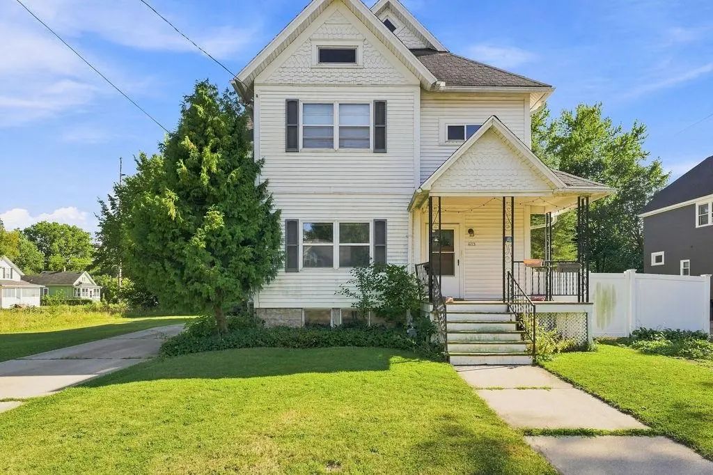 413 E Irving Avenue, OSHKOSH
