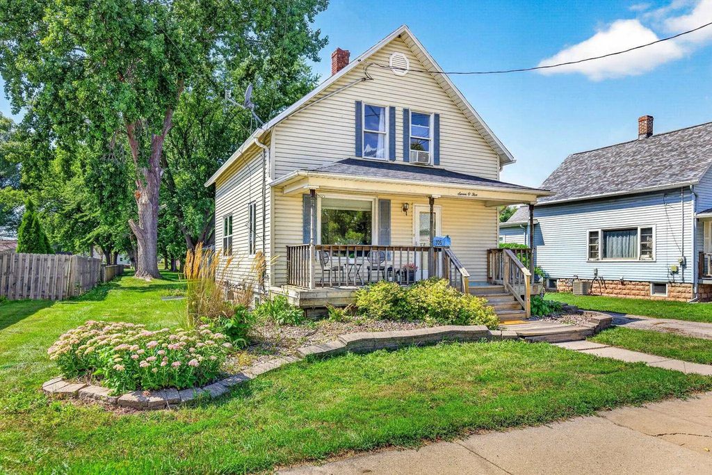 705 Madison Street, LITTLE CHUTE