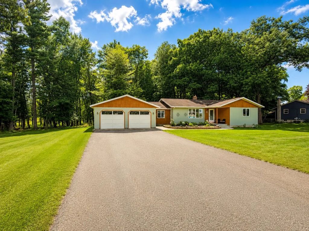 449 Maple Lane, COLEMAN