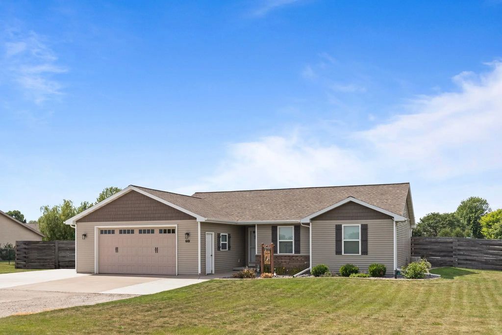 601 Debruin Road, COMBINED LOCKS