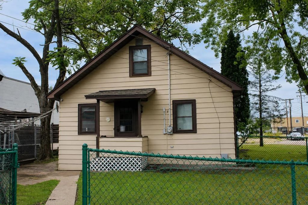 1605 W Haskel Street, APPLETON