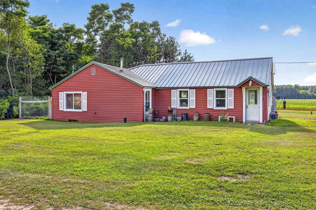 N3043 Pioneer Road, CLINTONVILLE