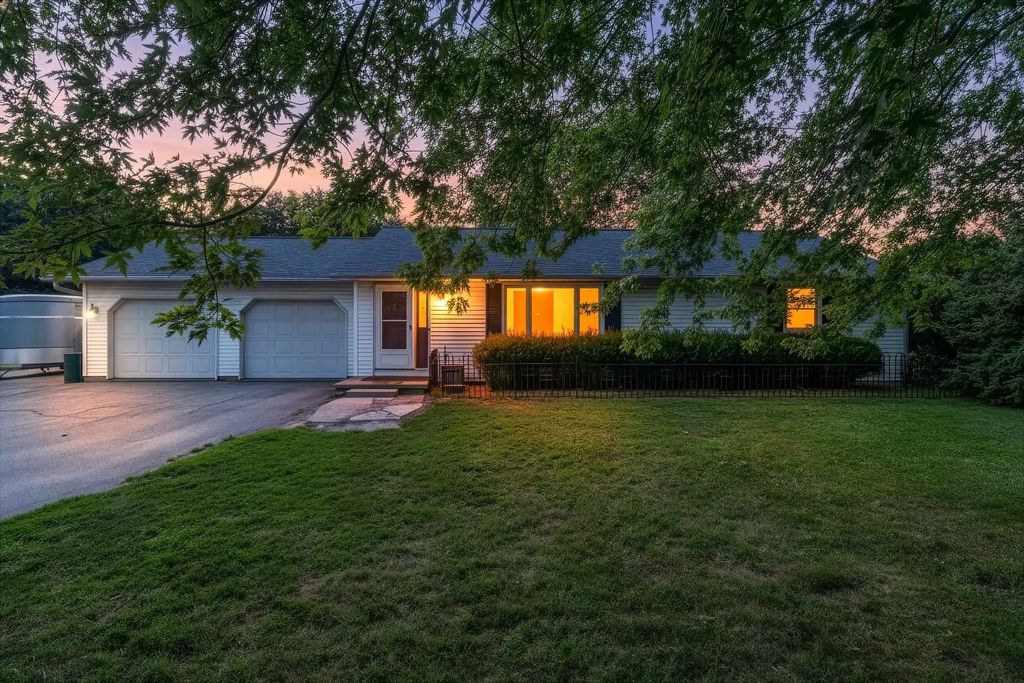 N4929 County Road U, DE PERE