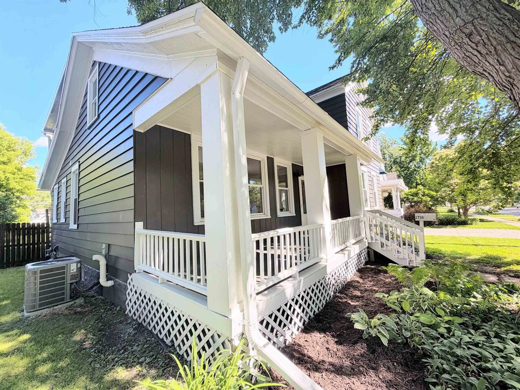 1730 N Oneida Street, APPLETON