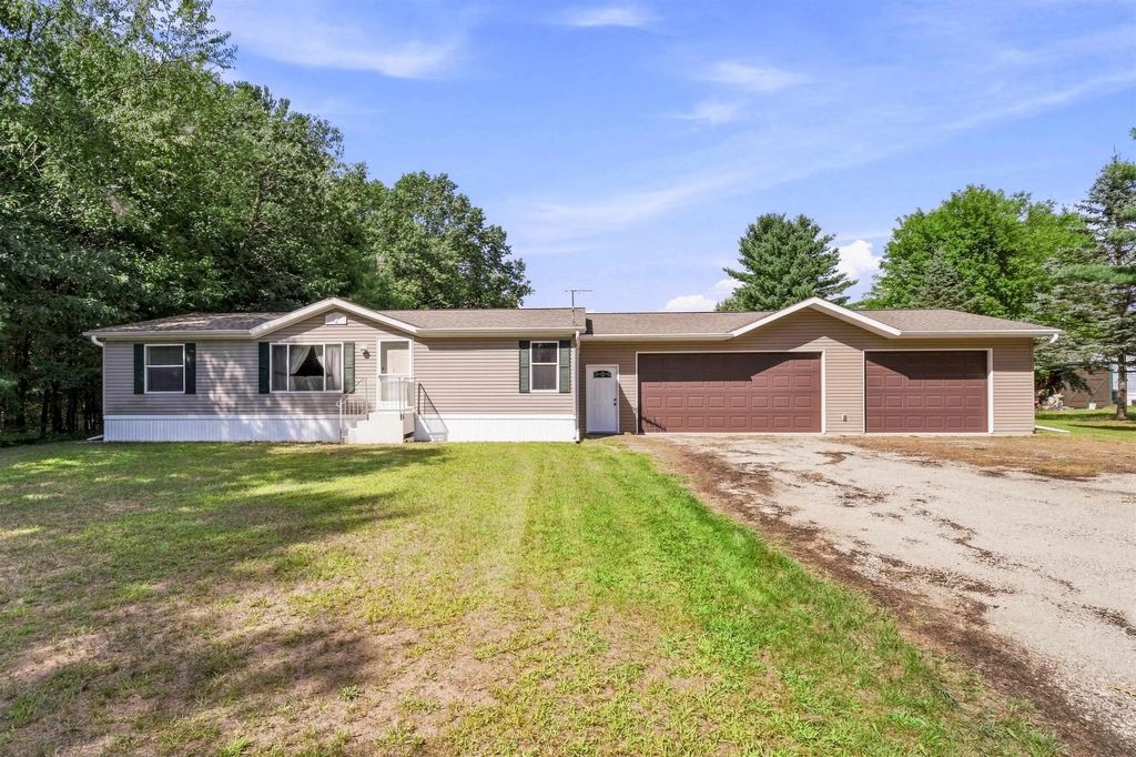 W5476 Lake Drive, SHAWANO