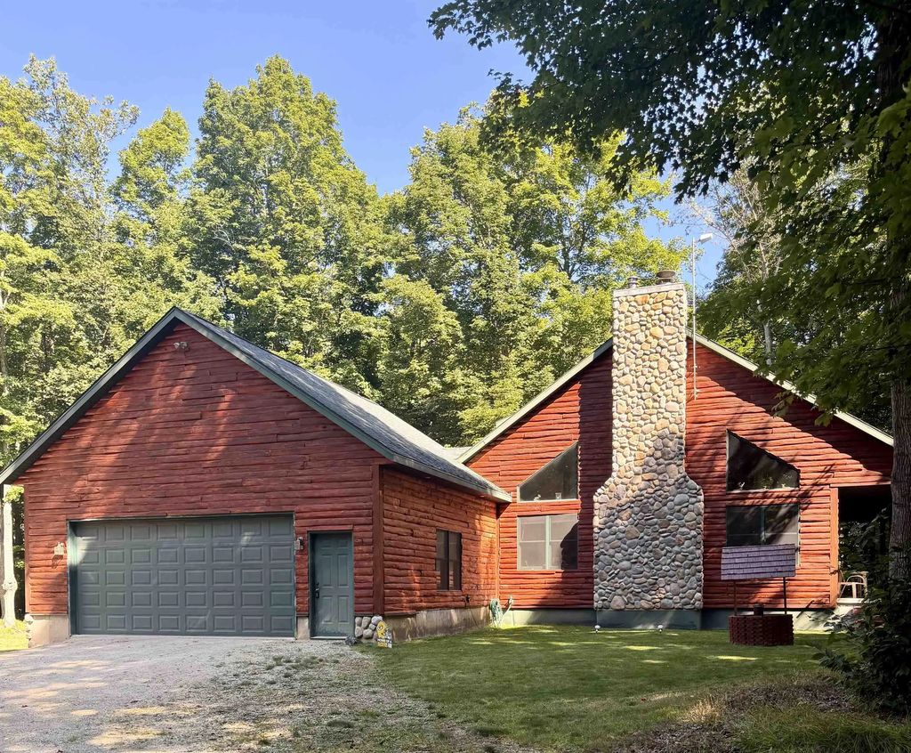 W16449 Blue Heron Lane, ATHELSTANE