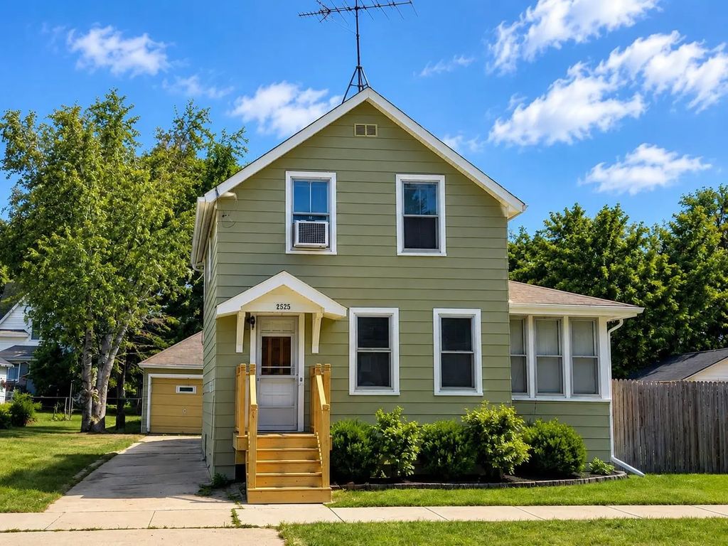 1022 Mt Vernon Street, OSHKOSH