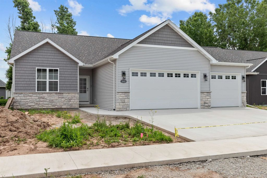 3764 E Callalilly Lane, APPLETON