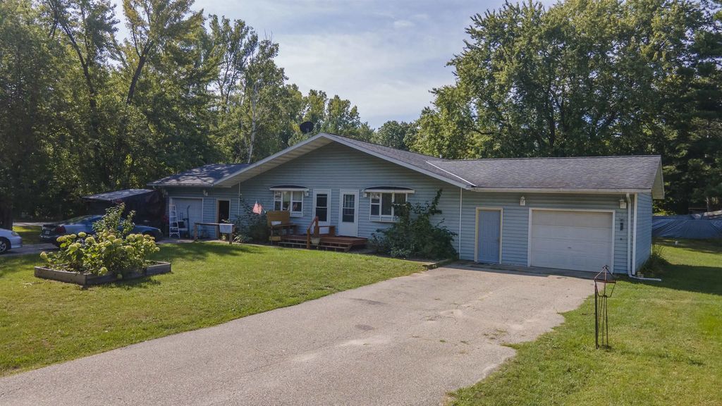 W7605 Chicago Court, WAUTOMA