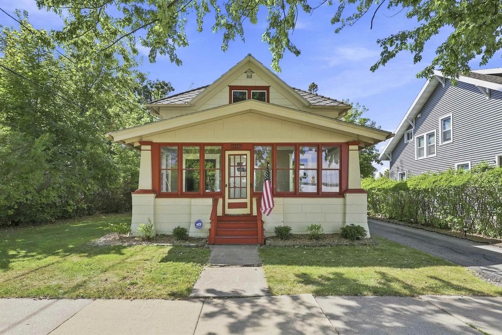 1217 N State Street, APPLETON