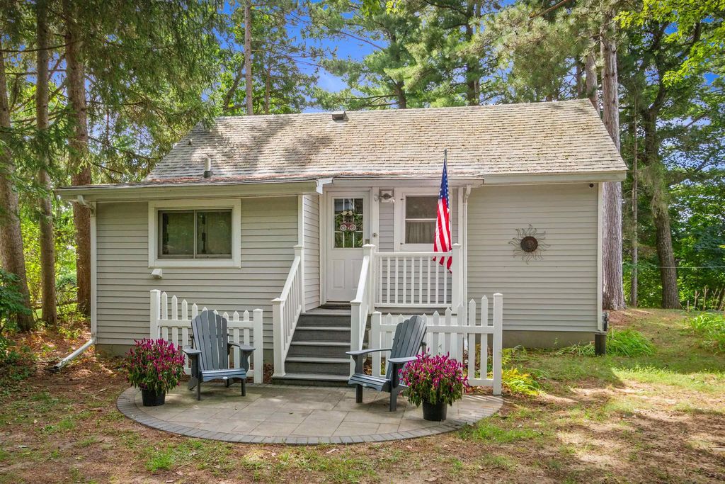 W5533 Hillcrest Boulevard, WILD ROSE