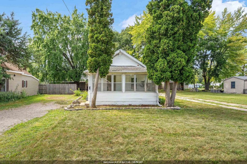 1837 Plymouth Street, OSHKOSH