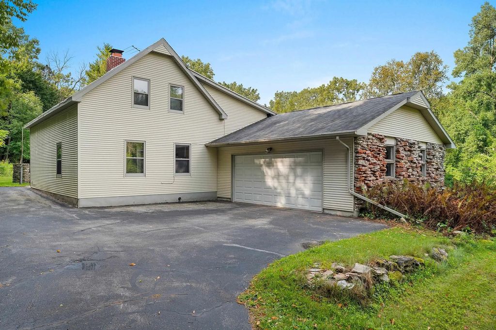 E2995 County Rd A, KEWAUNEE