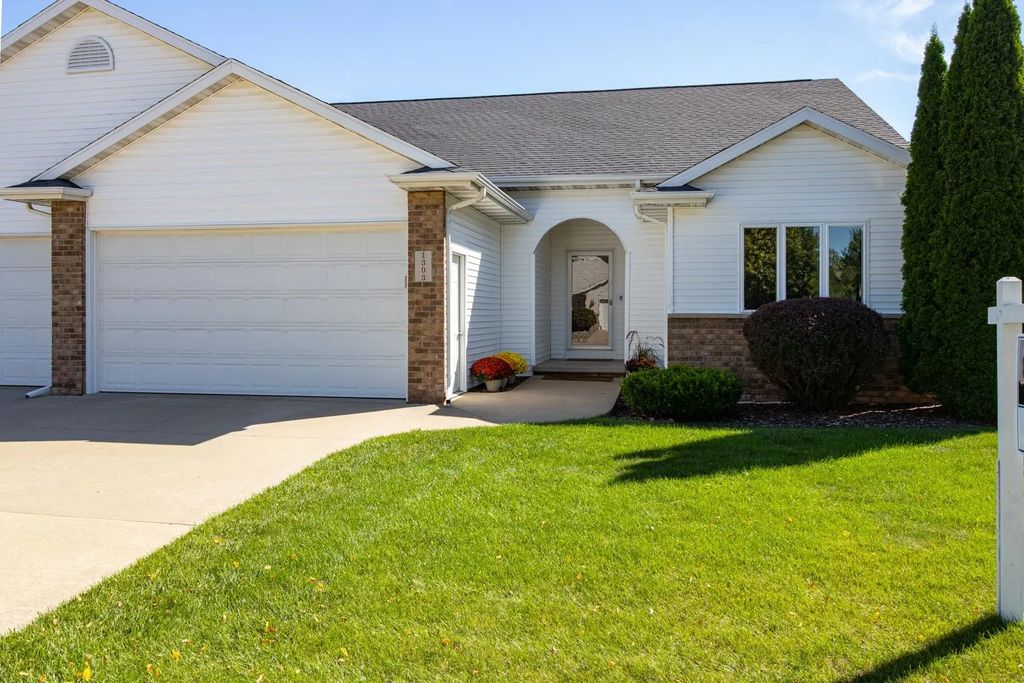 1303 Lavender Lane, APPLETON