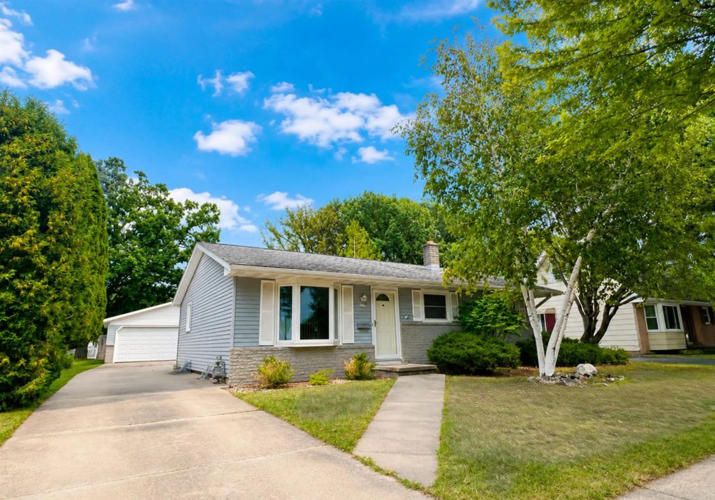240 N Eagle Street, OSHKOSH
