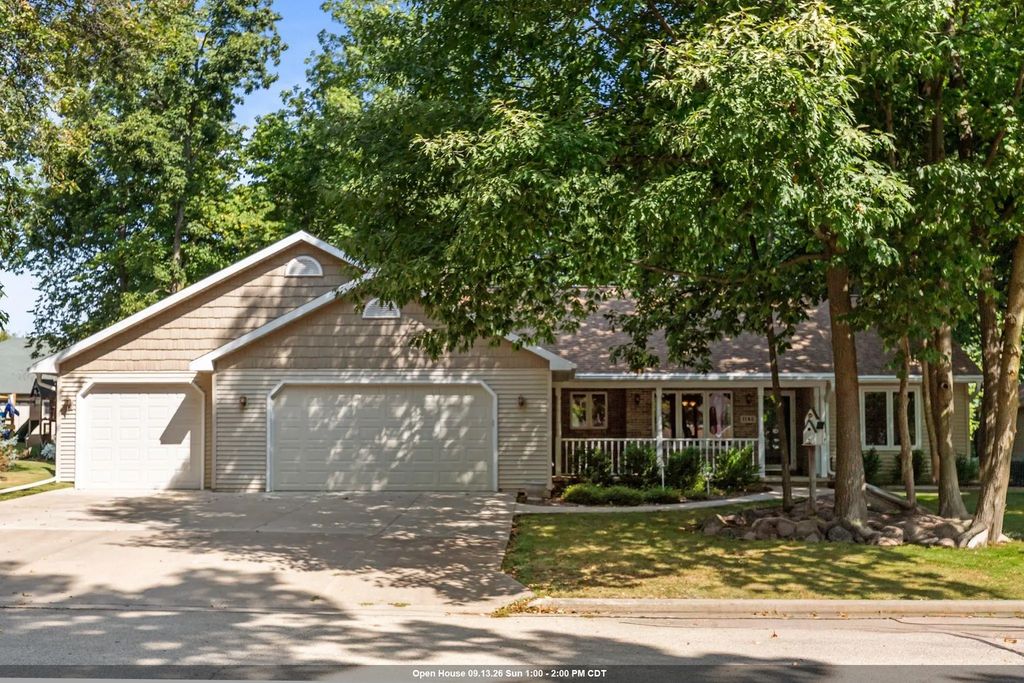 1145 Shaggy Bark Drive, NEENAH