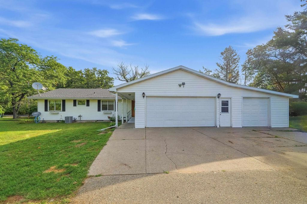 W8437 Cummings Road, WAUTOMA