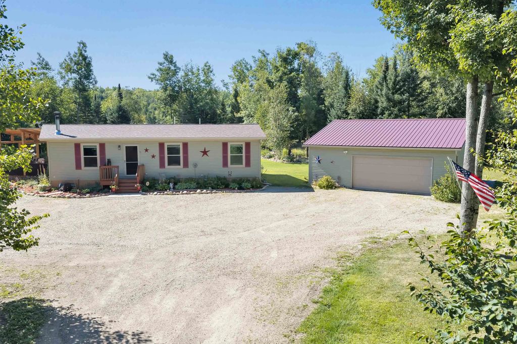 14561 Irish Lake Lane, LAKEWOOD