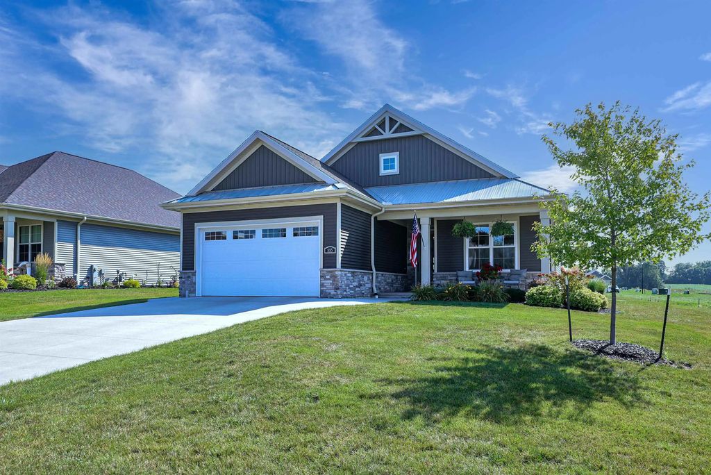 885 Cygnet Court, MENASHA