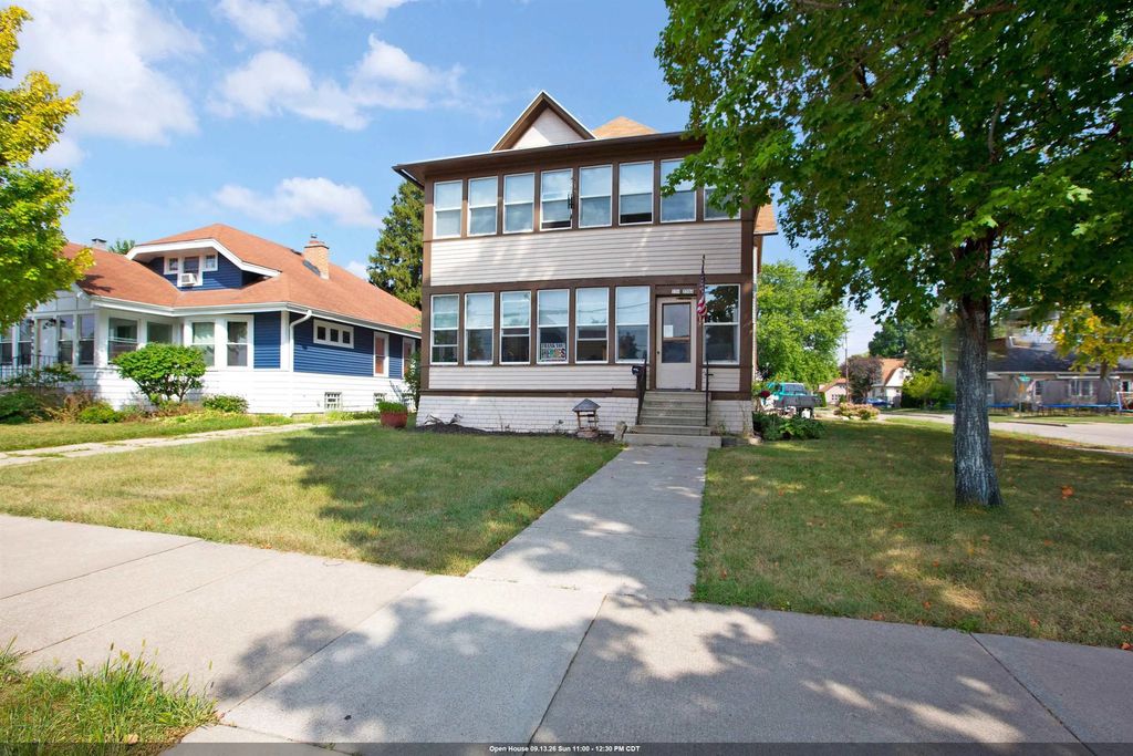 330 E Irving Avenue, OSHKOSH
