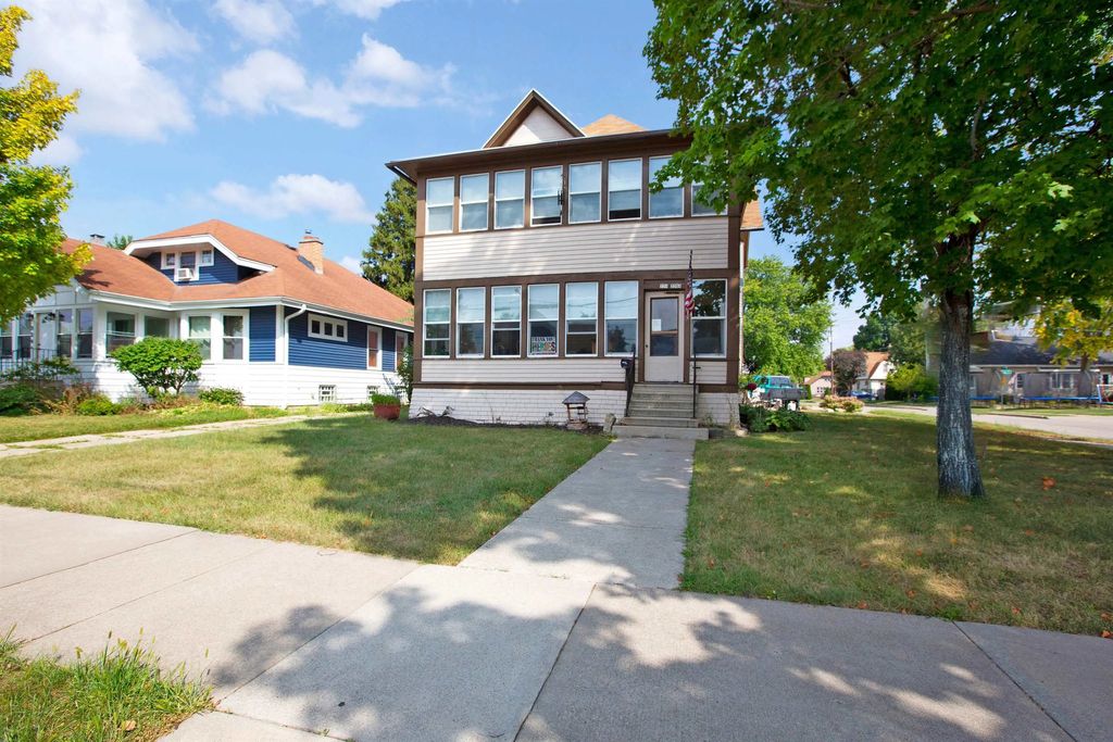 330 E Irving Avenue, OSHKOSH