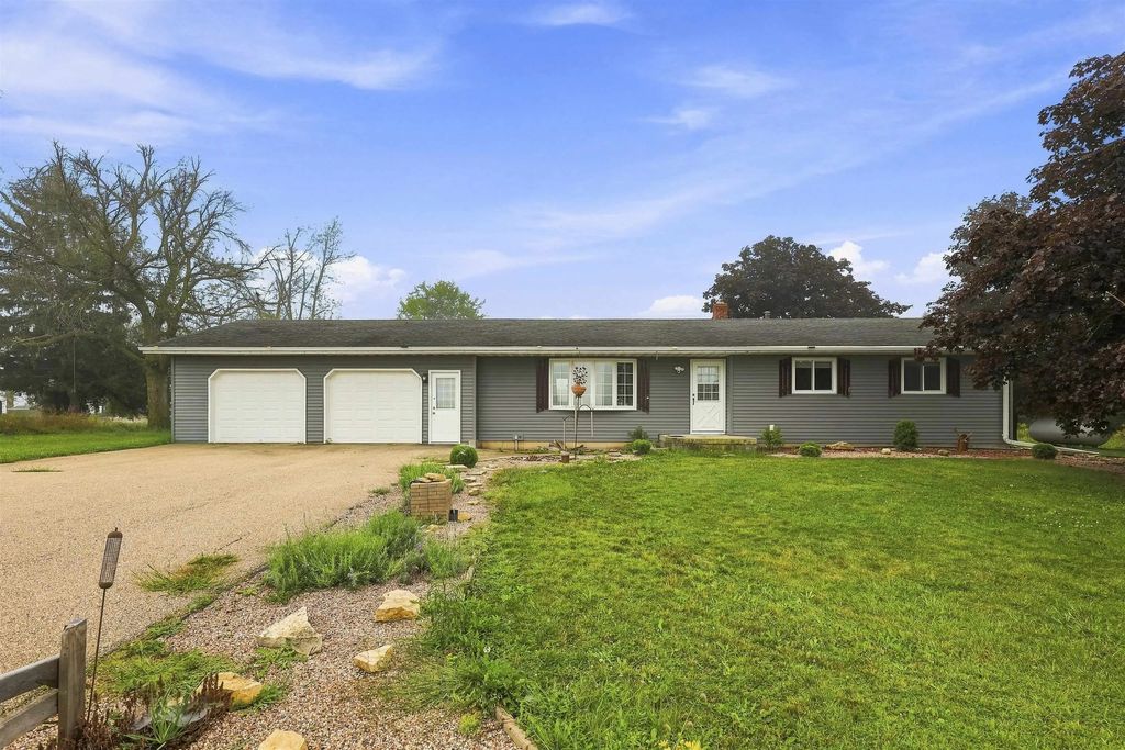 W4011 County Road E, CECIL