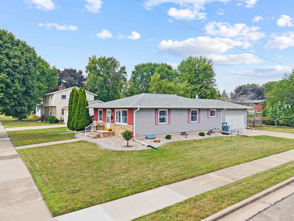 1324 Bismarck Avenue, OSHKOSH