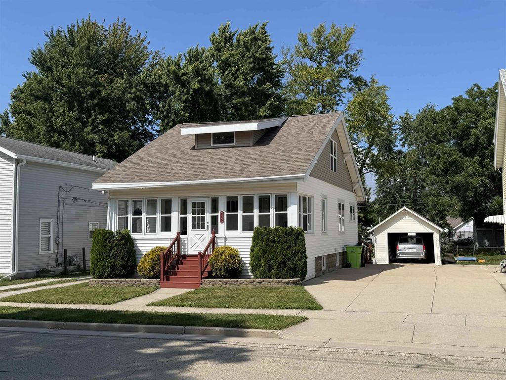 616 E Jefferson Street, WAUPUN