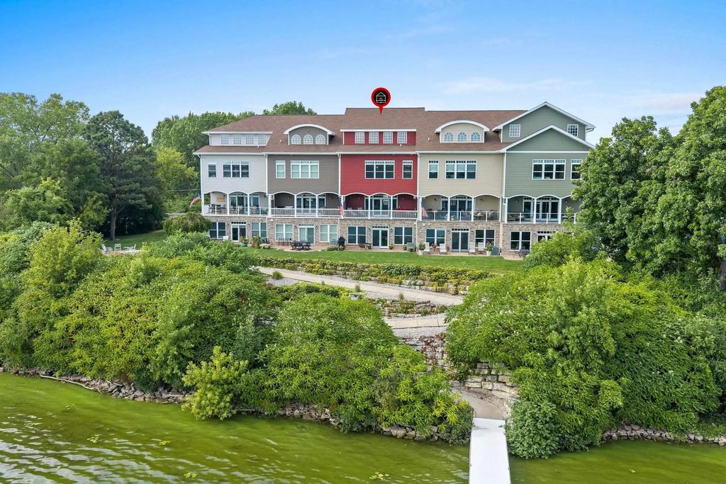 2119 Lost Dauphin Road, DE PERE