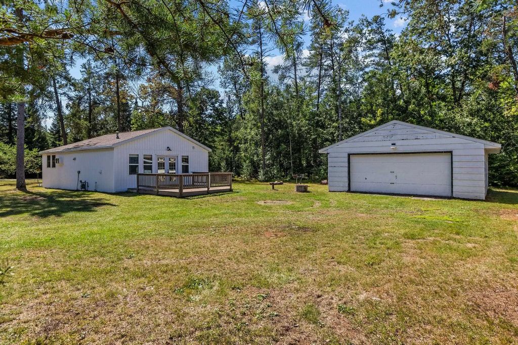 W11940 Enockson Court, CRIVITZ
