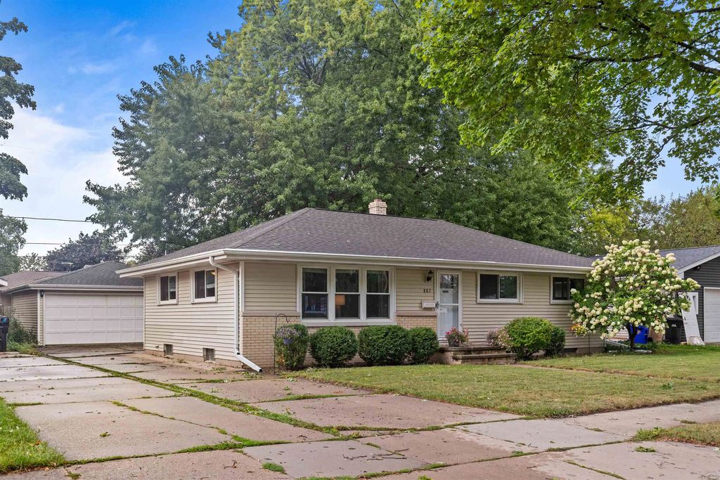 807 S Christine Street, APPLETON