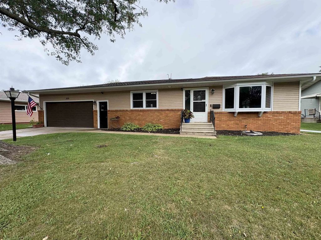 309 N Humphrey Circle, SHAWANO