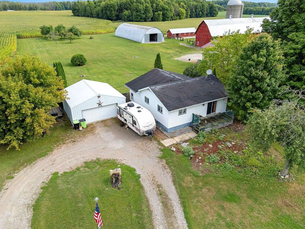 W5950 County Road Ww, OCONTO